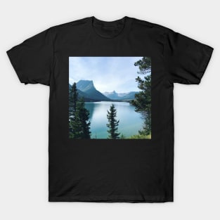 Beautiful Blue Mountains and Lake T-Shirt